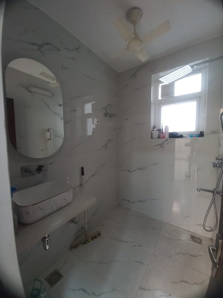 Bathroom, ss-mayfield-gardens 3 Bedroom 1800 Sq.Ft. Builder Floor In Sector 51 Gurgaon 8975639