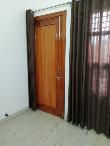 Room in 2 BHK Builder Floor at Huda – for Rent