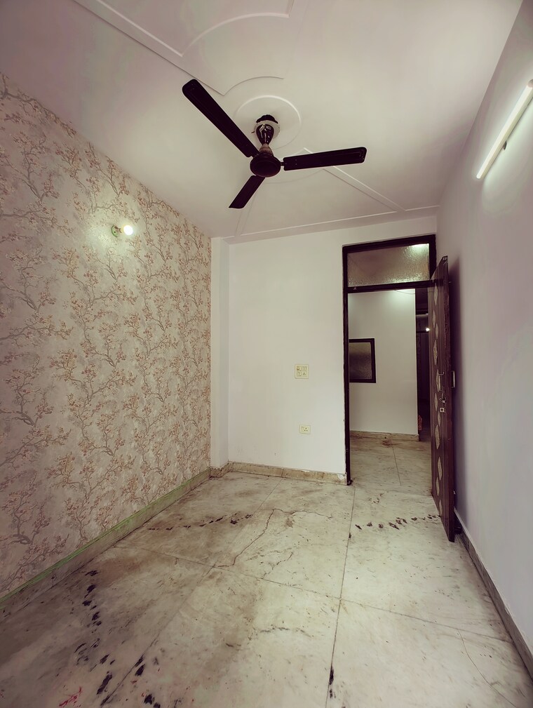 Room, govindpuri 2 Bedroom 55 Sq.Yd. Builder Floor In Govindpuri Delhi 8975653