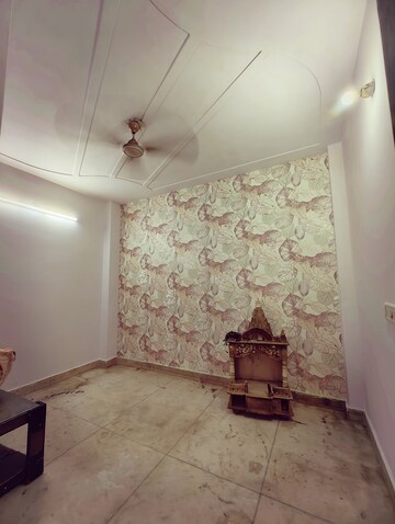 Bedroom in 2 BHK Builder Floor at Govindpuri – for Rent