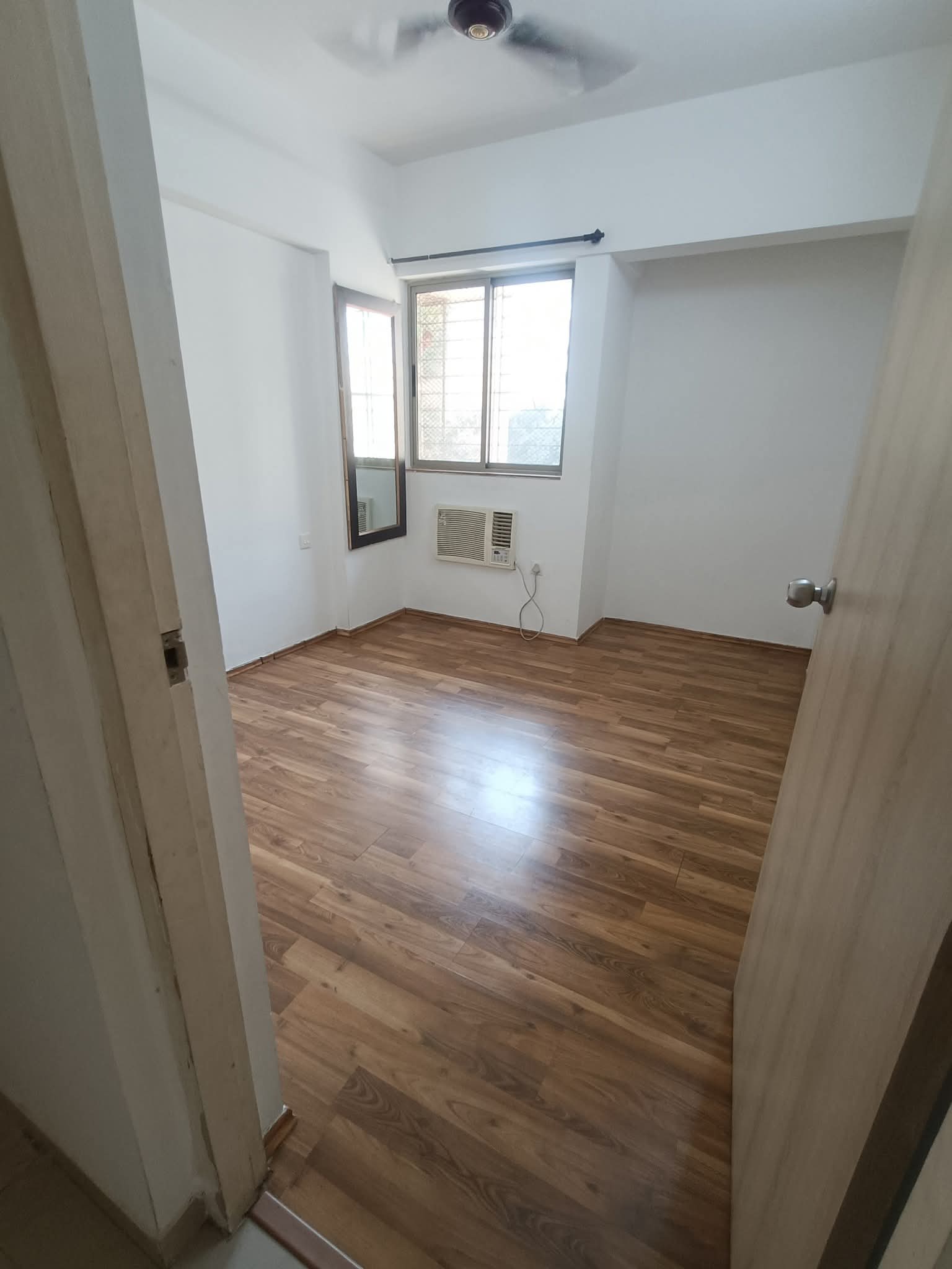 2 BHK + Pooja Room Apartment For Sale in Lodha Lakeshore Greens