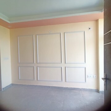 Room in 1 BHK Builder Floor at Sector 55 – for Rent