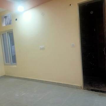 Room in 1 BHK Builder Floor at Sector 55 – for Rent