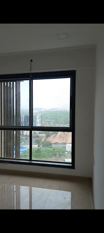 Room in 1 BHK Apartment at Sanghvi Crystal, Goregaon West – for Rent