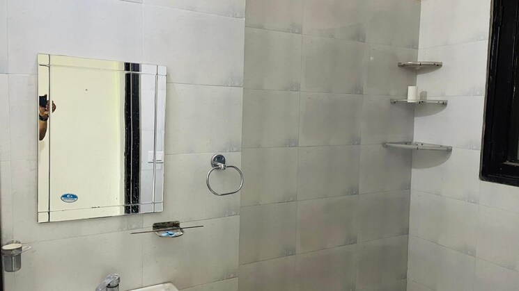 Attached Bathroom, sector 55 1 Bedroom 1800 Sq.Ft. Builder Floor In Sector 55 Gurgaon 8975722