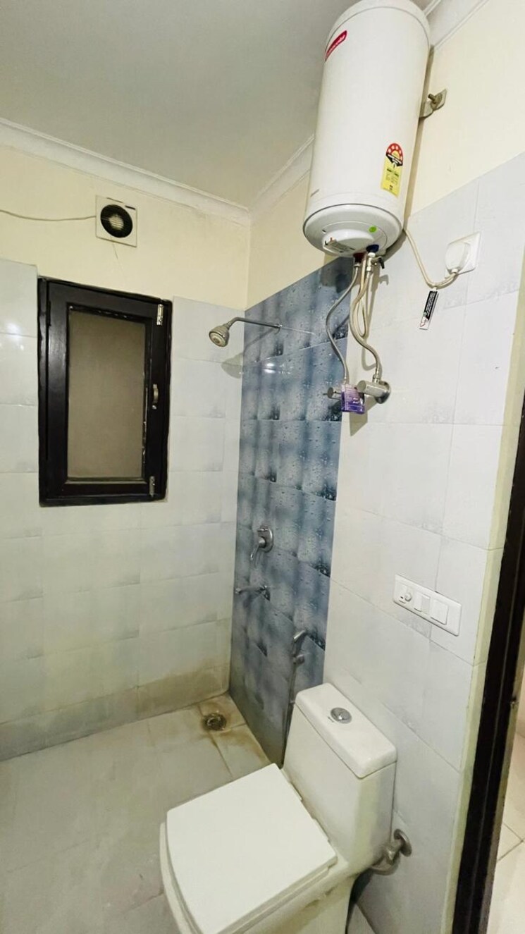 Bathroom, sector 55 1 Bedroom 1800 Sq.Ft. Builder Floor In Sector 55 Gurgaon 8975722