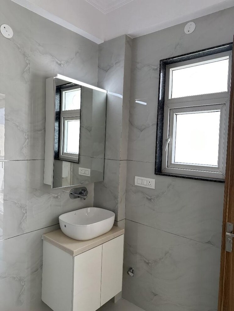 Attached Bathroom, sector 57 3 Bedroom 2600 Sq.Ft. Builder Floor In Sector 57 Gurgaon 8975761