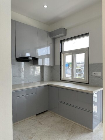 Kitchen in 3 BHK Builder Floor at Sector 57 – for Rent