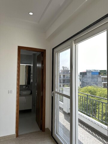 Attached Bathroom in 3 BHK Builder Floor at Sector 57 – for Rent