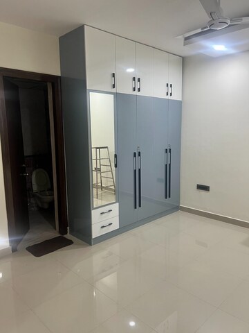 Room in 4 BHK Villa at Unishire Esplanade, Thanisandra Main Road – for Rent