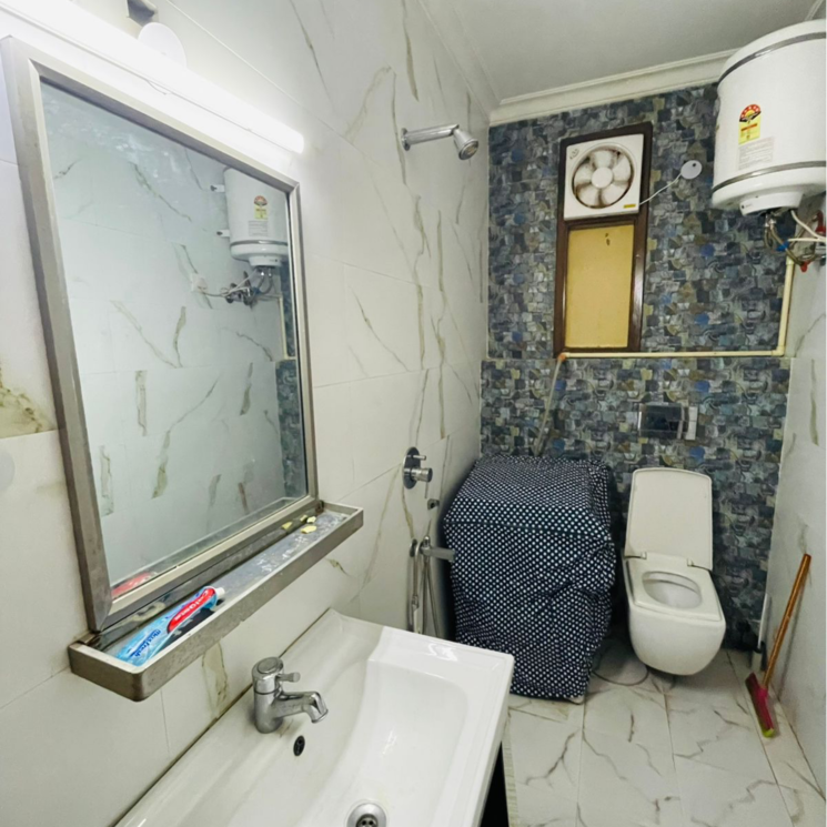 Attached Bathroom, saket 1 Bedroom 500 Sq.Ft. Builder Floor In Saket Delhi 8975757