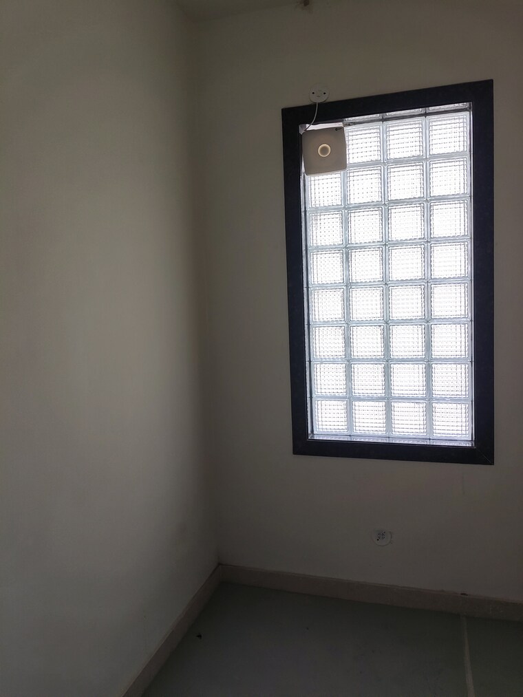 Room, tilak nagar 6 Bedroom 7350 Sq.Ft. Villa In Tilak Nagar Kanpur 8975845