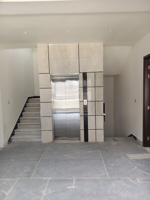 Room in 6 BHK Villa at Tilak Nagar – for Sale