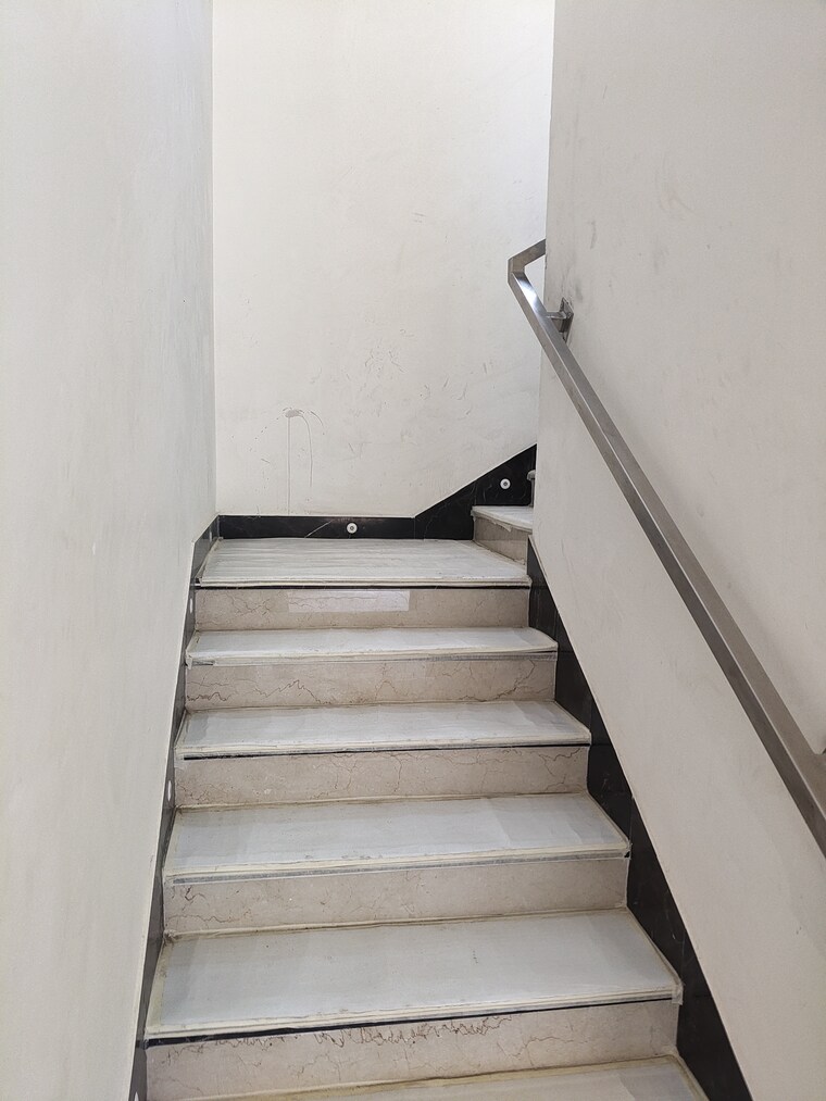 undefined, tilak nagar 6 Bedroom 7350 Sq.Ft. Villa In Tilak Nagar Kanpur 8975845