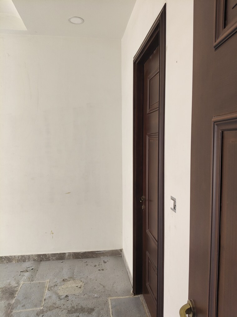 undefined, tilak nagar 6 Bedroom 7350 Sq.Ft. Villa In Tilak Nagar Kanpur 8975845