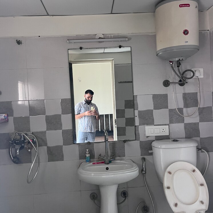 Bathroom, gaur-atulyam 3 Bedroom 1300 Sq.Ft. Apartment In Omicron I Greater Noida Greater Noida 8975846