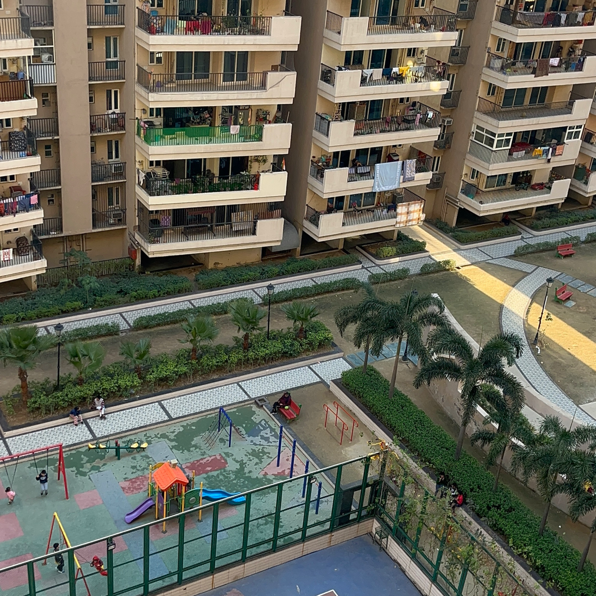 2 BHK Apartment For Rent in Gaur Atulyam