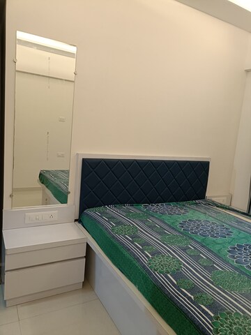 Bedroom in 1.5 BHK Apartment at Sheth Midori, Dahisar East – for Rent