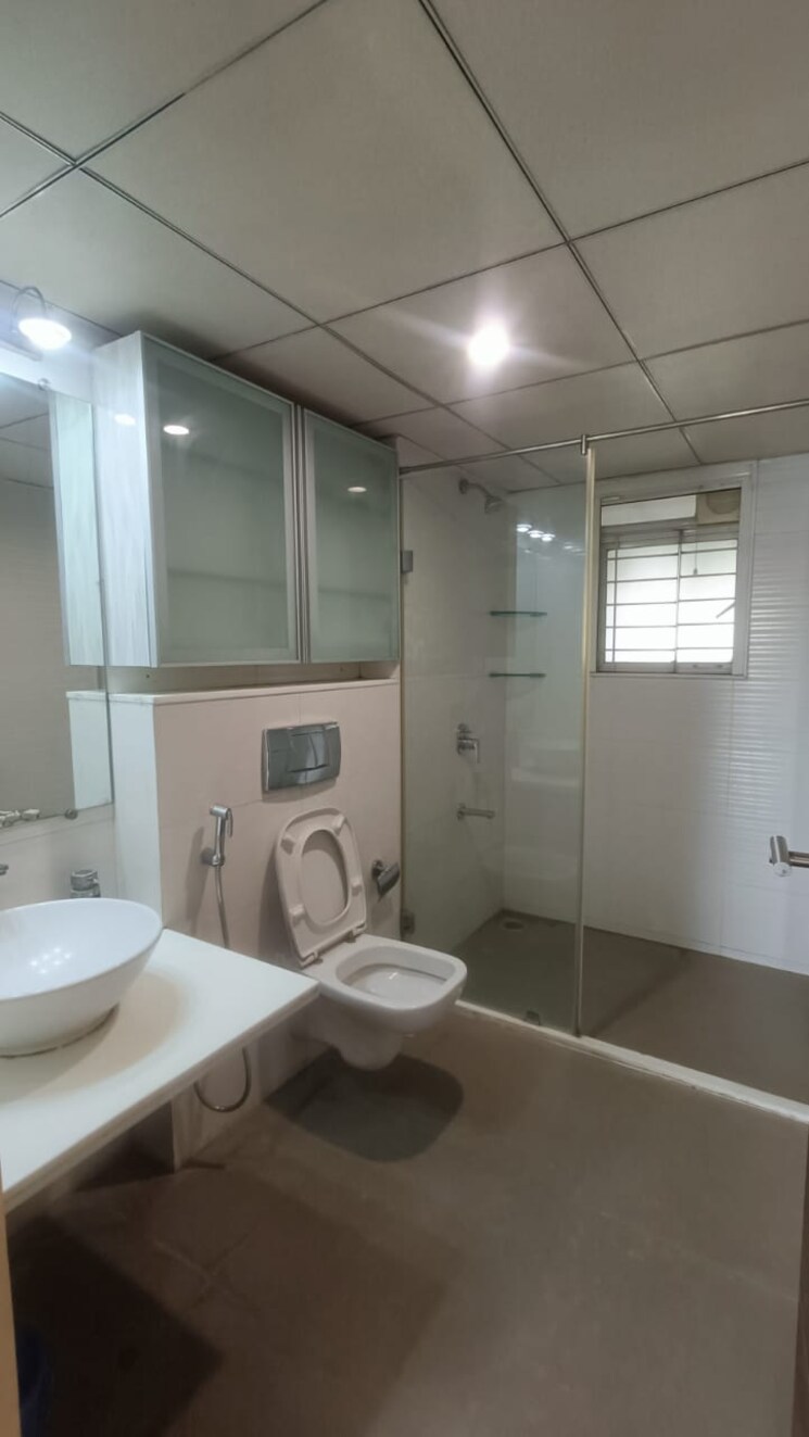 Bathroom, kolte-patil-24k-glitterati 3.5 Bedroom 2000 Sq.Ft. Apartment In Pimple Nilakh Pune 8975909