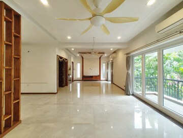 Room in 4 BHK Independent House at Poes Garden – for Sale