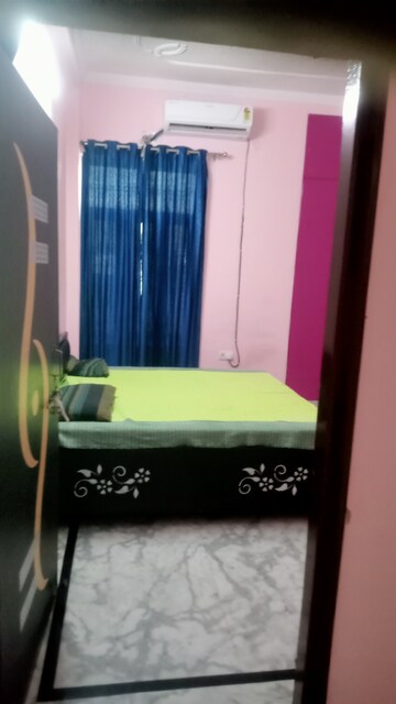 Bedroom in 2 BHK Builder Floor at Telibagh – for Rent