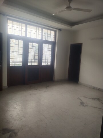 2 BHK Builder Floor For Rent in Sector 43