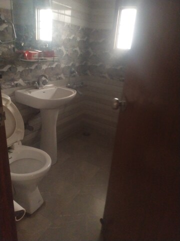 Bathroom in 2 BHK Builder Floor at Sector 43 – for Rent