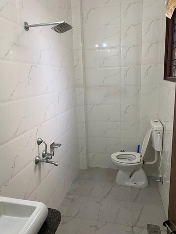 Bathroom in 2 BHK Builder Floor at Sector 43 – for Rent