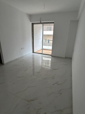 Room in 3 BHK Apartment at Dura Giriraj Sparsh, Naupada – for Sale