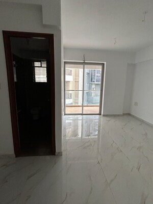 Room in 3 BHK Apartment at Dura Giriraj Sparsh, Naupada – for Sale