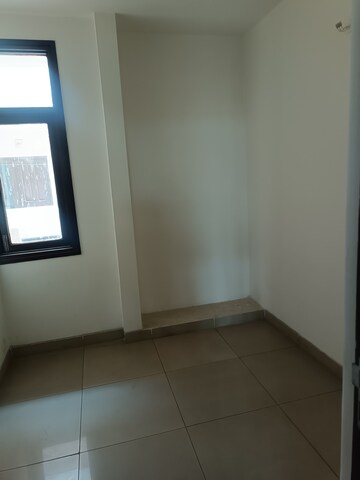 Room in 2 BHK Independent House at Wave Prime Floors, Wave City – for Rent