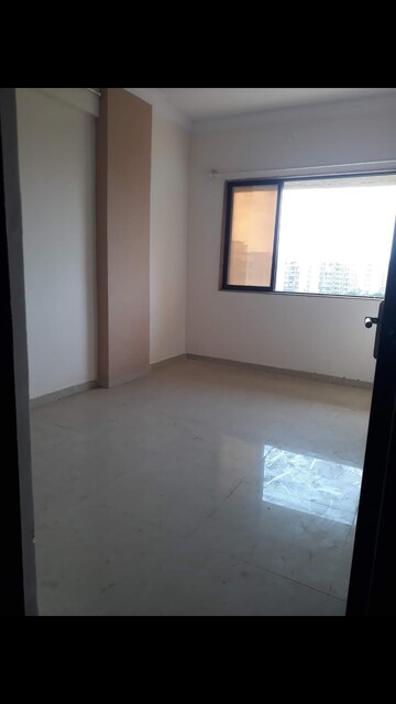 Room in 2 BHK Apartment at Shreeji Trinity Heights, Nalasopara West – for Rent