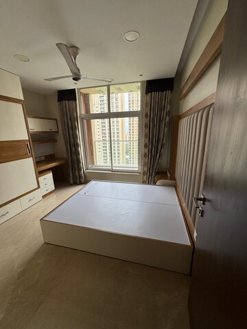 Room in 2.5 BHK Apartment at One Hiranandani Park, Ghodbunder Road – for Rent