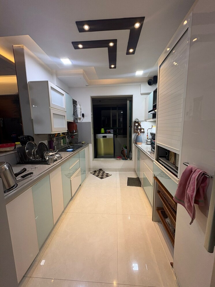 Team Area, neelkanth-greens 2.5 Bedroom 796 Sq.Ft. Apartment In Manpada Thane 8976098