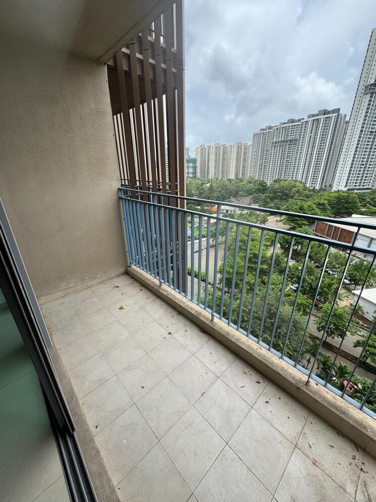 Balcony, kalpataru-the-sunrise 3 Bedroom 1039 Sq.Ft. Apartment In Kolshet Road Thane 8976078