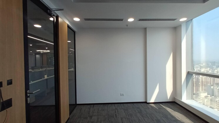 Room, viman nagar Commercial Office Space 6100 Sq.Ft. In Viman Nagar Pune 8976089