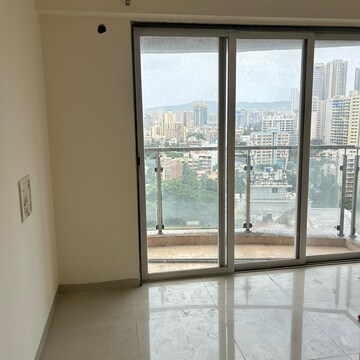 2 BHK Apartment For Rent in Lotus Lotus Link Square, Malad West