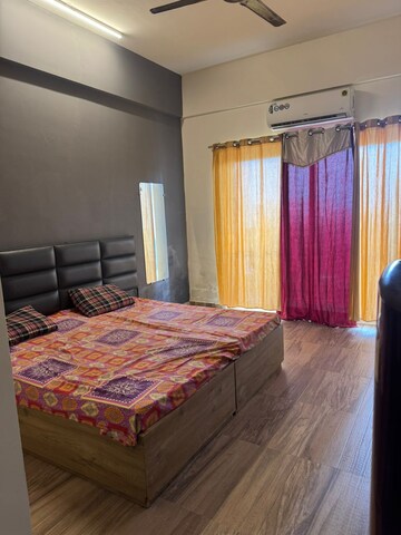 1 BHK Apartment For Rent in Paramount Golfforeste, Zeta I Greater Noida