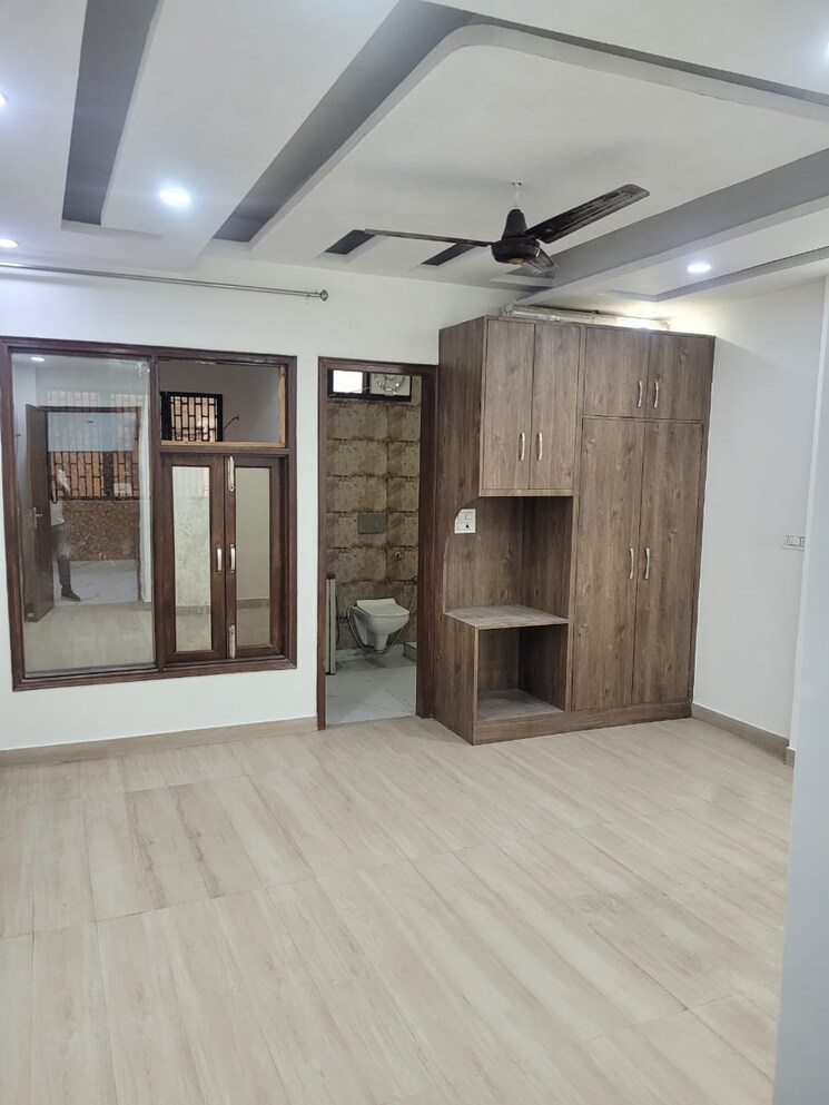 Room, hari nagar 3 Bedroom 200 Sq.Yd. Builder Floor In Hari Nagar Delhi 8976196