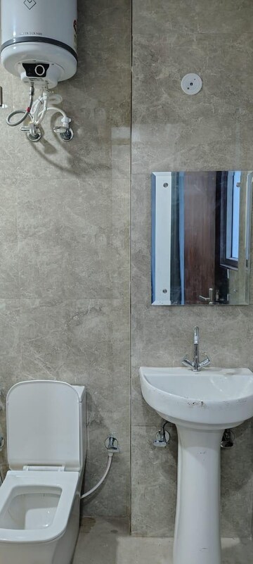 Bathroom in 1 BHK Builder Floor at Sushant Lok 2, Sector 57 – for Rent
