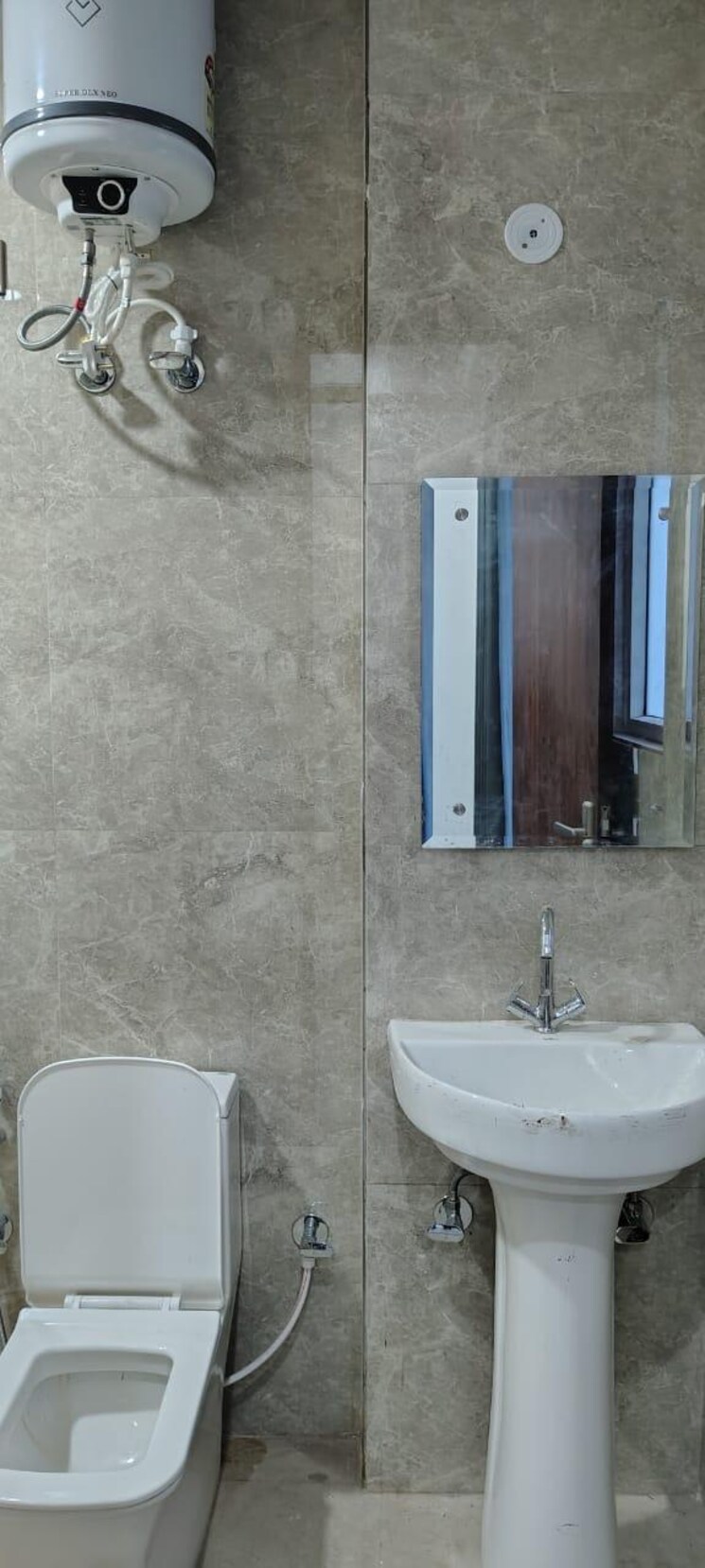 Bathroom, sushant-lok-2 1 Bedroom 800 Sq.Ft. Builder Floor In Sector 57 Gurgaon 8976192