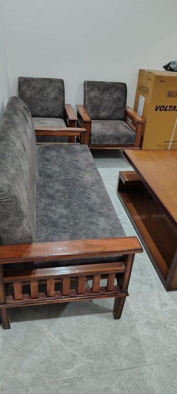 Living Room in 1 BHK Builder Floor at Sushant Lok 2, Sector 57 – for Rent