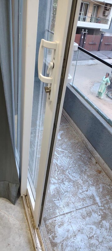 Balcony in 1 BHK Builder Floor at Sushant Lok 2, Sector 57 – for Rent