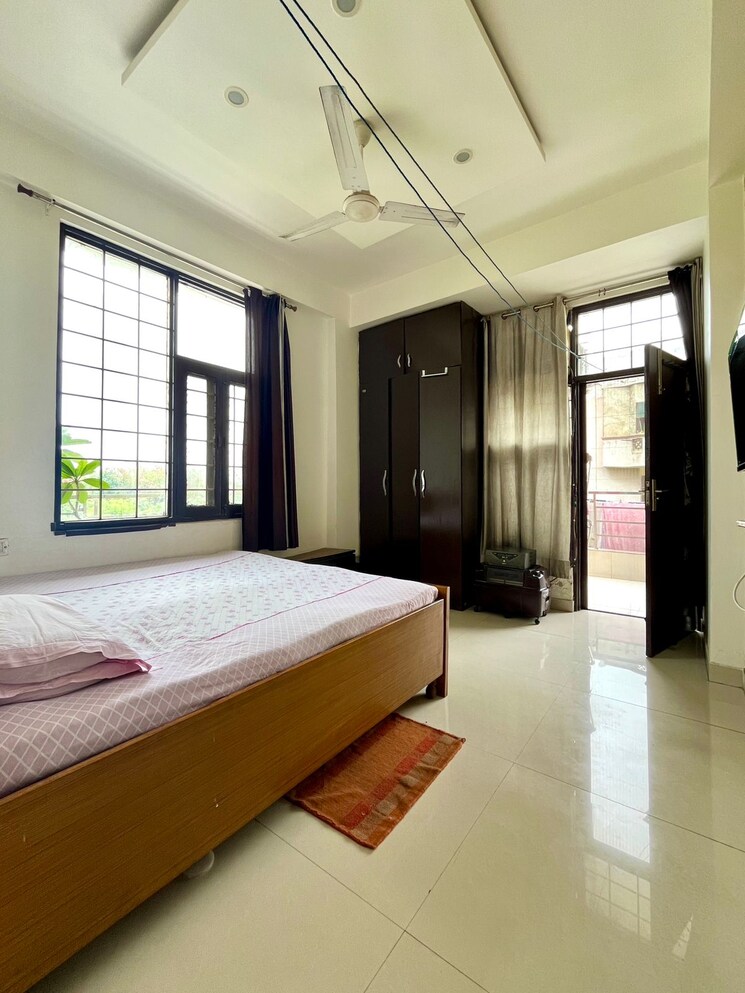 Bedroom, emaar-the-palm-drive-palm-studios 3 Bedroom 1950 Sq.Ft. Apartment In Sector 66 Gurgaon 8976191