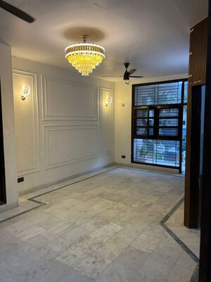 Room in 3 BHK Apartment at Unitech Escape, Sector 50 – for Sale