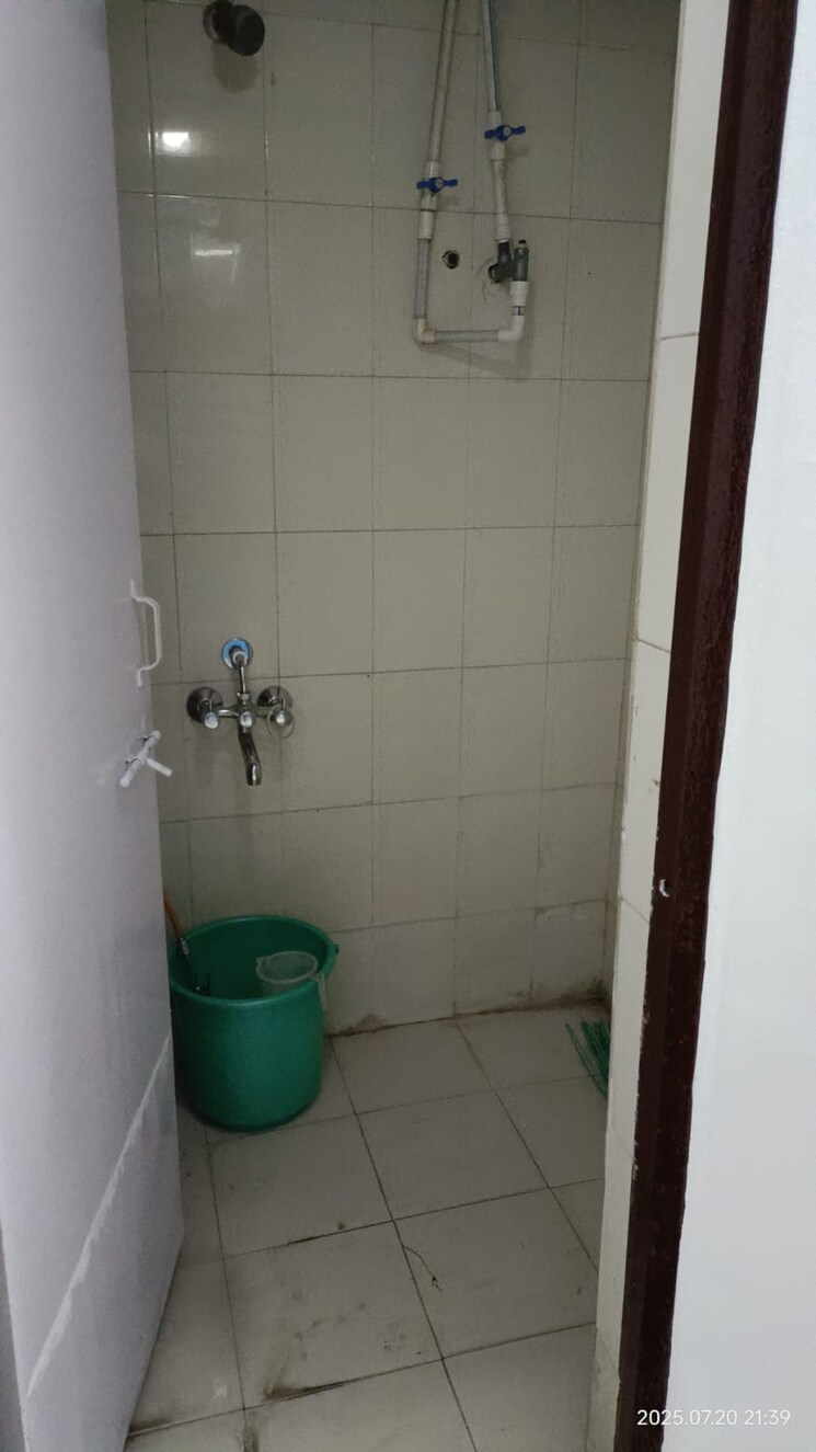 Bathroom, siddhivinayak-residency-tingre-nagar 2 Bedroom 1500 Sq.Ft. Apartment In Tingre Nagar Pune 8976247