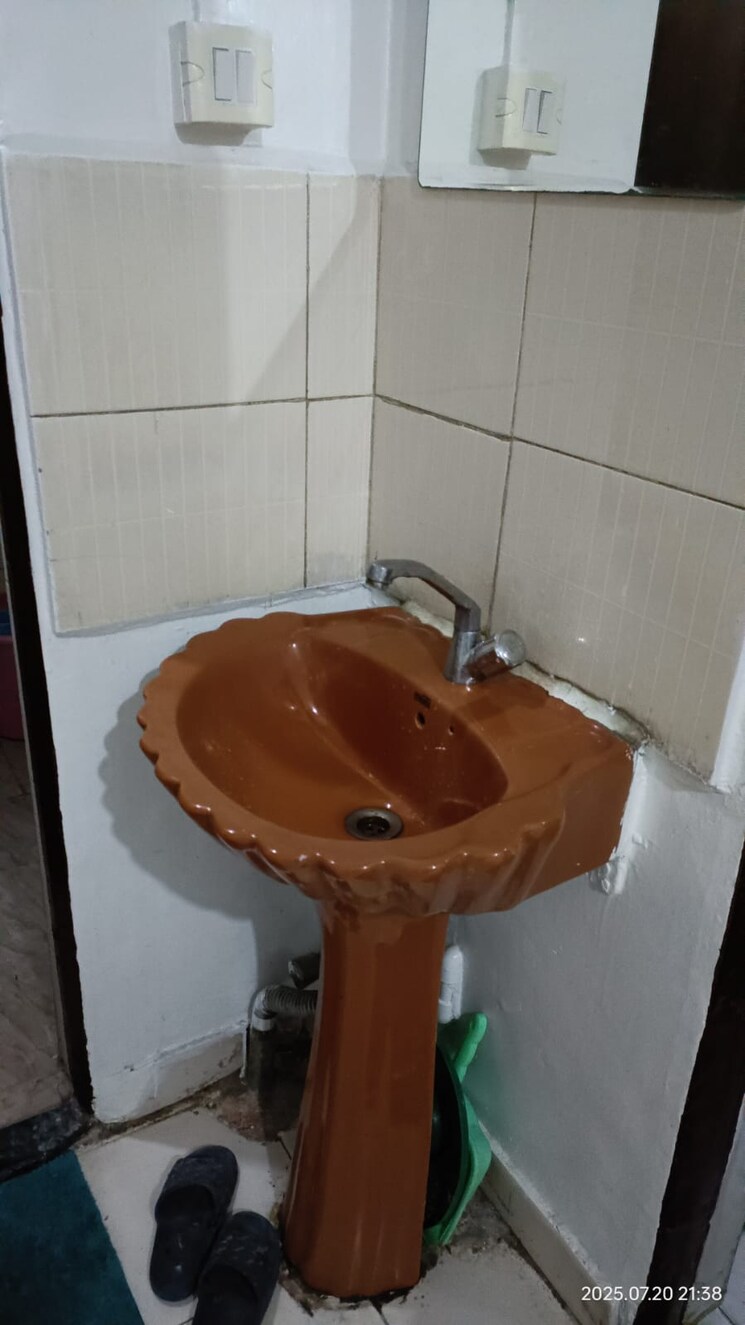 Bathroom, siddhivinayak-residency-tingre-nagar 2 Bedroom 1500 Sq.Ft. Apartment In Tingre Nagar Pune 8976247