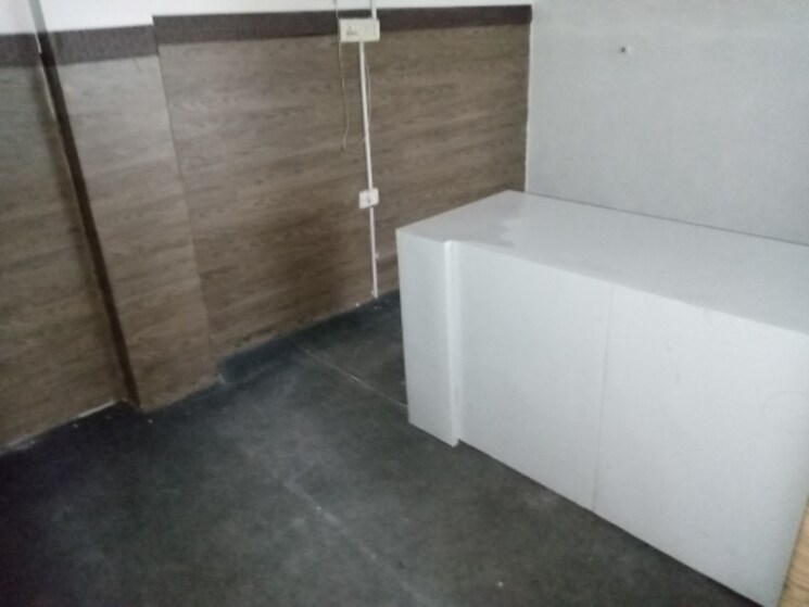 Bathroom, sector 3 Commercial Office Space 1000 Sq.Ft. In Sector 3 Noida 8976258