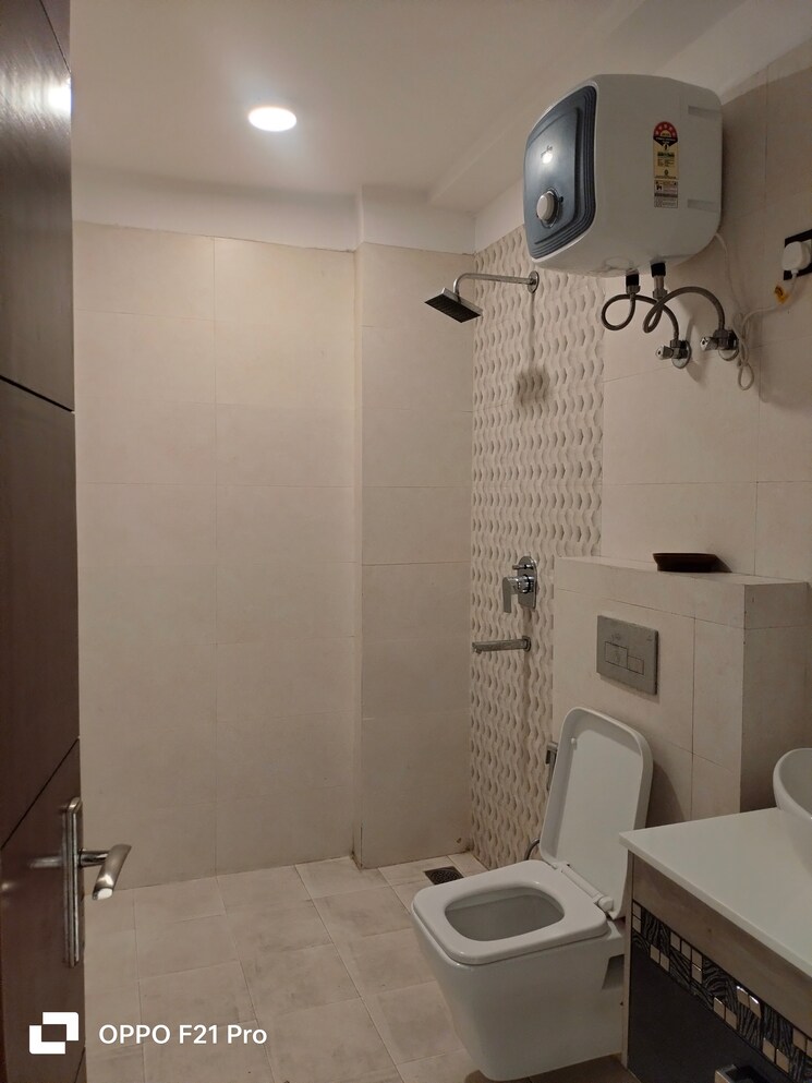 Bathroom, eros-rosewood-city 4 Bedroom 3000 Sq.Ft. Builder Floor In Sector 49 Gurgaon 8976289