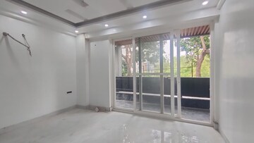 Room in 4 BHK Builder Floor at Sector 14 – for Sale